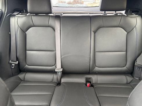 Used 2025 Buick Envista Sport Touring image 37