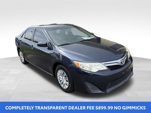 Used 2014 Toyota Camry LE FWD image 2