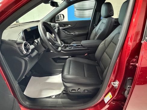 Used 2026 Chevrolet Equinox LT w/ Convenience Package II image 9