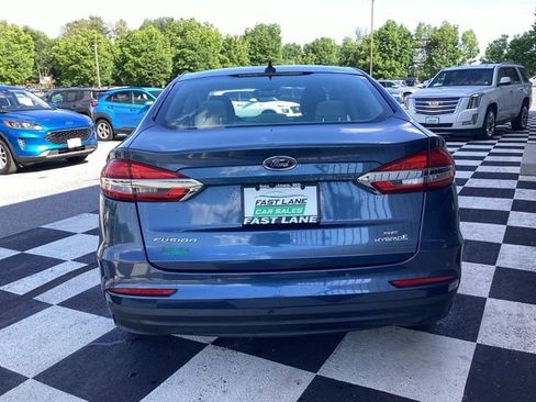 Used 2019 Ford Fusion SE FWD image 8