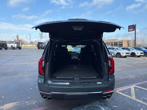 Used 2025 GMC Yukon AT4 Ultimate image 8