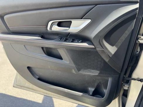 Used 2011 GMC Terrain SLE image 10