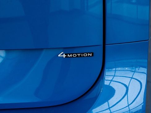 Used 2025 Volkswagen ID. Buzz 1st Edition image 25