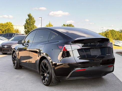 Used 2021 Tesla Model Y Long Range AWD/4WD image 11