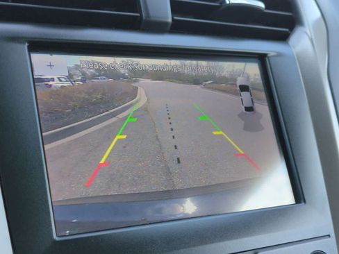 Used 2020 Ford Fusion SEL FWD image 29