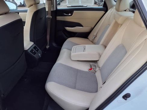 Used 2018 Honda Clarity Plug-In Hybrid image 9