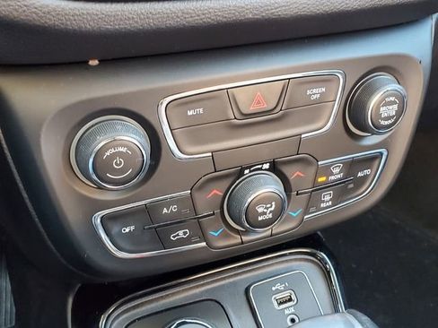 Certified 2020 Jeep Compass Limited image 10