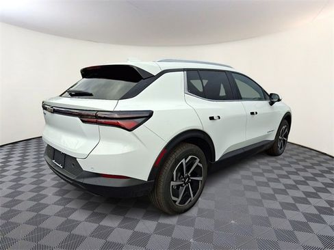 New 2026 Chevrolet Equinox EV LT image 4