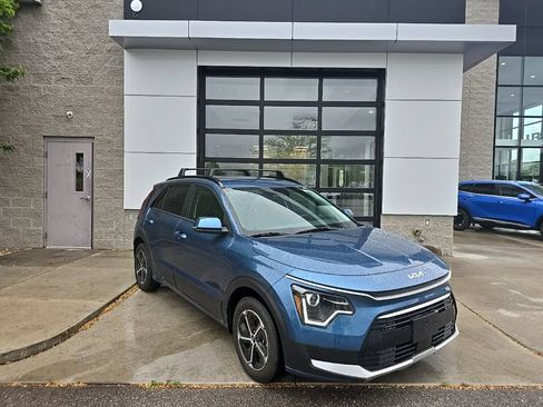 New 2025 Kia Niro EX FWD image 1