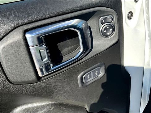 New 2025 Jeep Gladiator Sport image 19