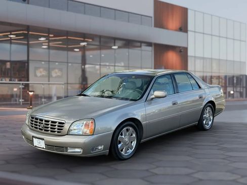 Used 2002 Cadillac De Ville DTS image 2