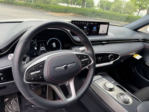Used 2023 Genesis GV70 2.5T w/ Sport Prestige Package AWD/4WD image 17