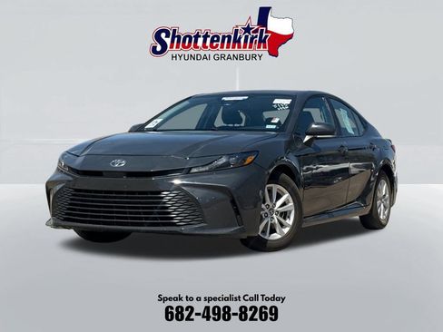 Used 2025 Toyota Camry LE FWD image 1