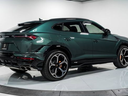 Used 2023 Lamborghini Urus S image 3