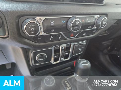 Used 2025 Jeep Wrangler Unlimited Sport AWD/4WD image 22
