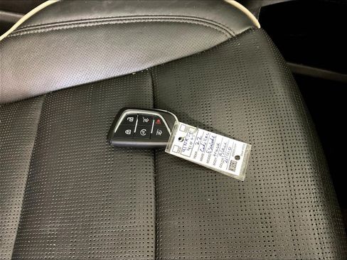 Used 2022 Cadillac Escalade ESV Sport AWD/4WD image 35