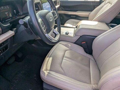Used 2024 Ford Expedition Limited AWD/4WD image 12