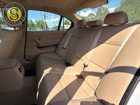 Used 2010 BMW 328i Sedan RWD image 14