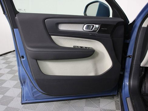 Certified 2023 Volvo XC40 B5 Ultimate image 17