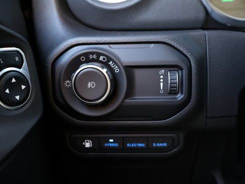 Used 2023 Jeep Wrangler Unlimited Sahara w/ Cold Weather Group image 30