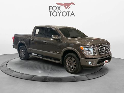 Used 2019 Nissan Titan Platinum Reserve w/ Platinum Utility Package image 8
