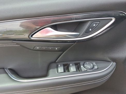 Used 2023 Buick Envision Essence FWD image 21