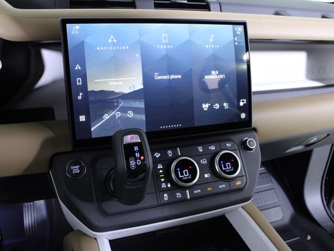 New 2026 Land Rover Defender 110 X-Dynamic SE image 20