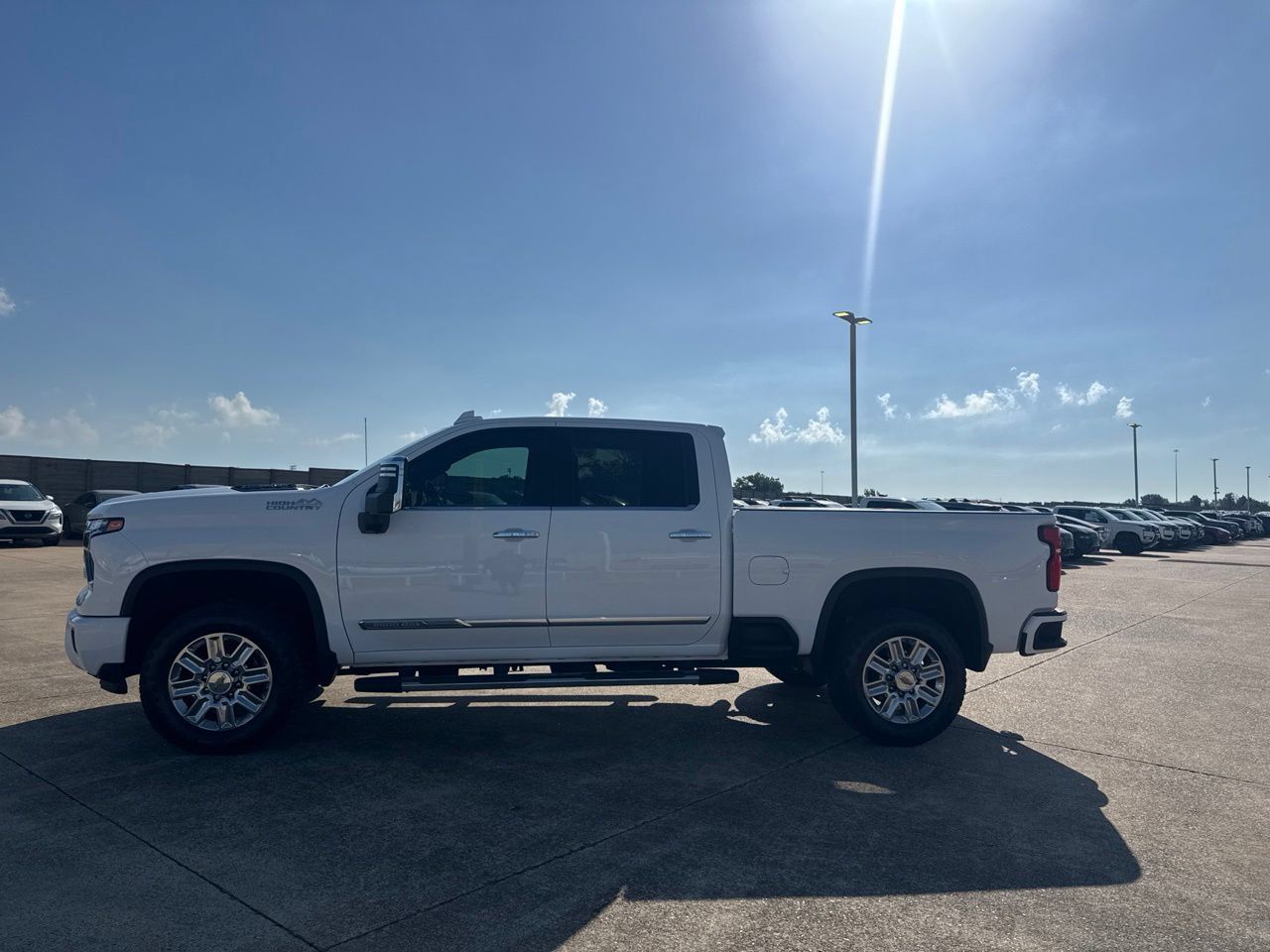 Used 2024 Chevrolet Silverado 2500 High Country w/ High Country Premium Package AWD/4WD image 14