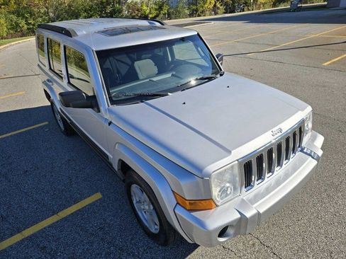 Used 2008 Jeep Commander Sport image 15