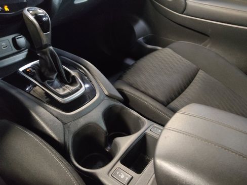 Used 2019 Nissan Rogue SV FWD image 26