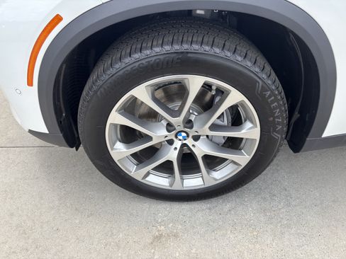 New 2026 BMW X5 xDrive40i AWD/4WD image 13