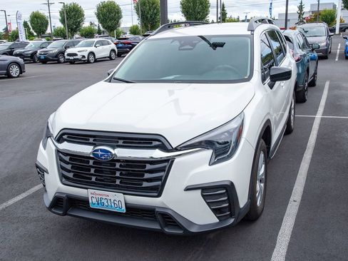 Used 2023 Subaru Ascent 8-Passenger AWD/4WD image 3