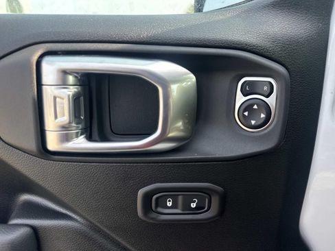New 2026 Jeep Gladiator Sport AWD/4WD image 18