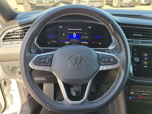 Used 2022 Volkswagen Tiguan SE image 21