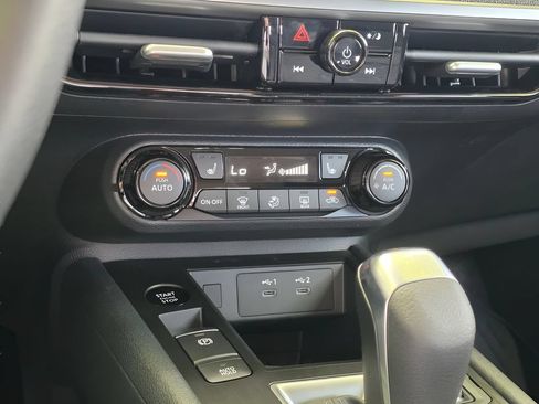 New 2026 Nissan Kicks SV w/ Cold Weather Package FWD image 21