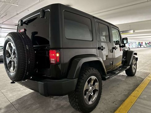 Used 2016 Jeep Wrangler Unlimited Sahara w/ Connectivity Group AWD/4WD image 4