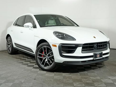 Certified 2023 Porsche Macan S image 9