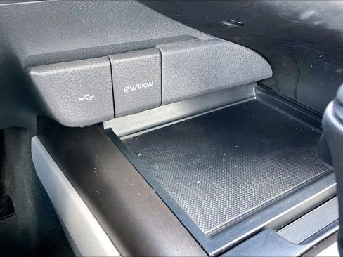 Used 2022 Toyota Camry SE image 25