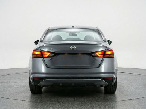 Used 2025 Nissan Altima 2.5 SV image 7