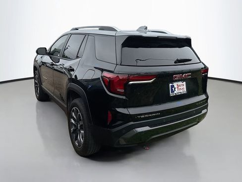 Used 2026 GMC Terrain Elevation w/ Elevation Premium Package FWD image 4