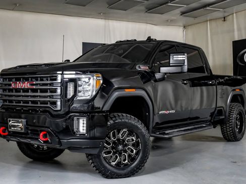 Used 2020 GMC Sierra 2500 AT4 w/ AT4 Preferred Package AWD/4WD image 4
