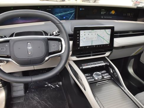 New 2026 Lincoln Nautilus Reserve AWD/4WD image 32