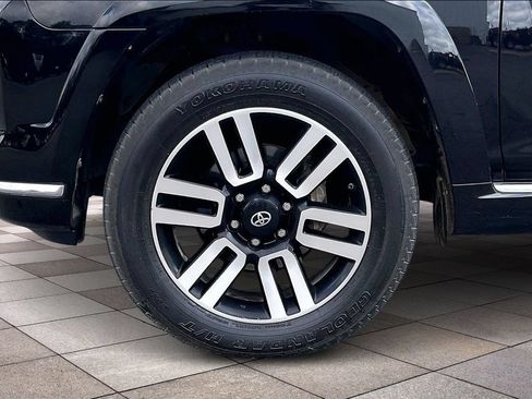 Used 2018 Toyota 4Runner Limited AWD/4WD image 9