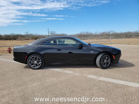 New 2025 Dodge Charger Daytona R/T w/ Plus Group image 12