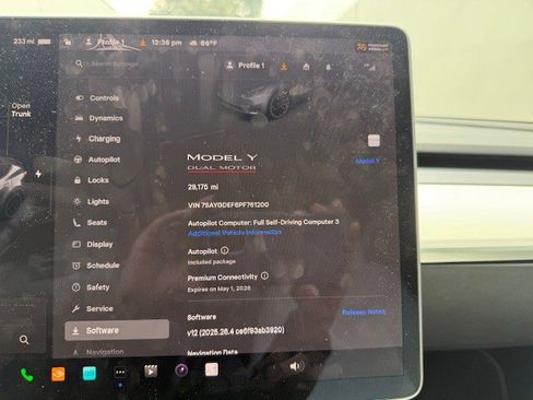 Used 2023 Tesla Model Y Performance image 18