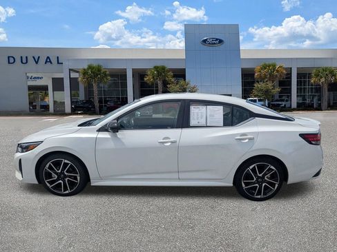 Used 2025 Nissan Sentra SR w/ SR Premium Package FWD image 7