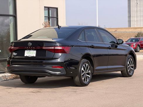 Used 2025 Volkswagen Jetta S image 5