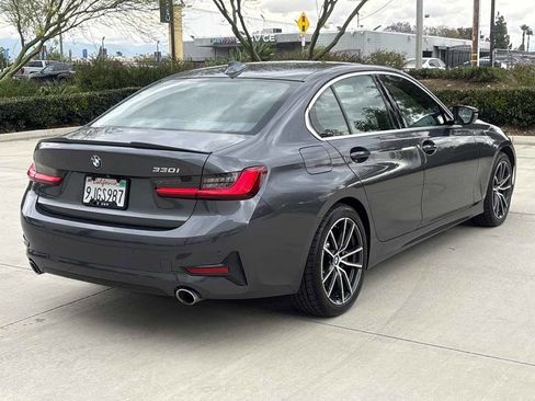 Used 2021 BMW 330i Sedan w/ Convenience Package RWD image 3