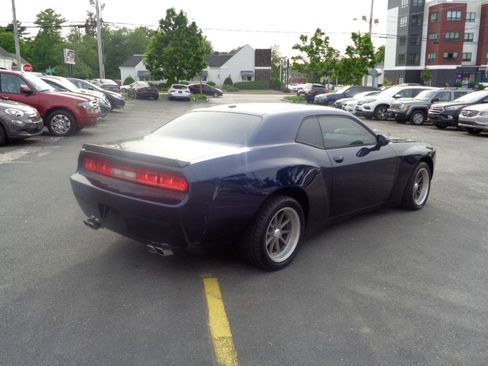 Used 2014 Dodge Challenger R/T RWD image 12