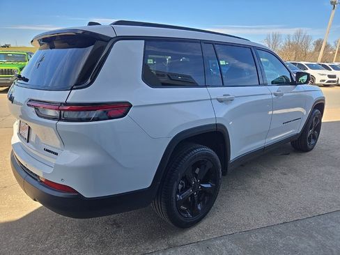 Used 2024 Jeep Grand Cherokee L Limited w/ Luxury Tech Group II image 12